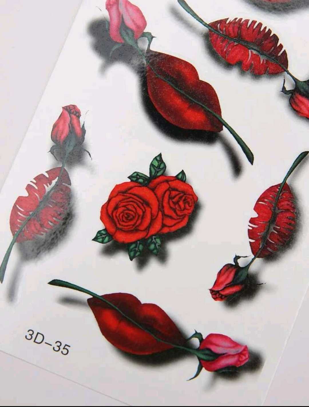 ملصق وشم نمط ورده شفاه